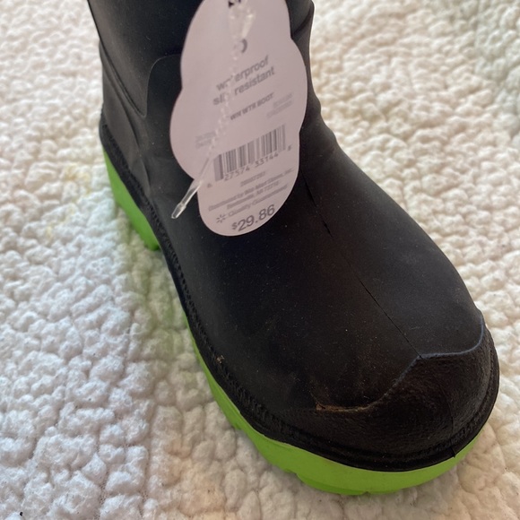 Brand new snow boots - Picture 4 of 6